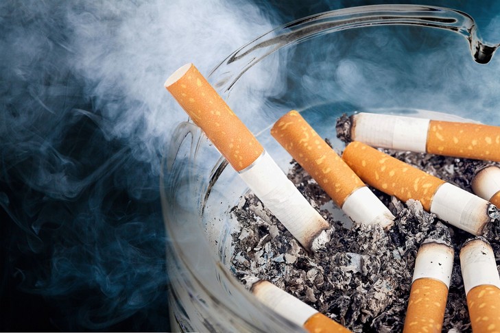 Pollution : Les mégots de cigarette, ennemis de la terre ?
