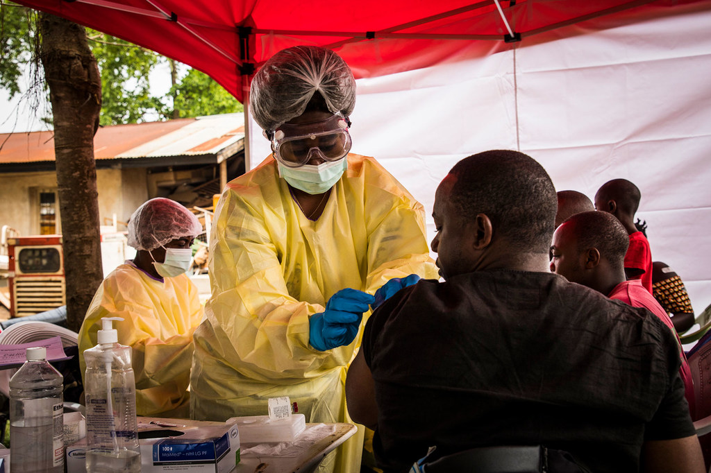 Santé : Lutte contre Ebola, Félix Tshisekedi appelle à la « responsabilité » et exige des soins dignes pour tous les Congolais