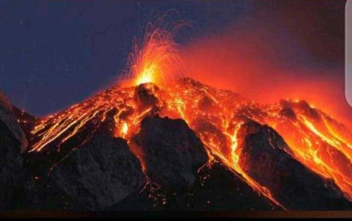 Catastrophe naturelle : Il s’agit bien de Nyiragongo et non Nyamulagira qui est en éruption depuis 19h à Goma