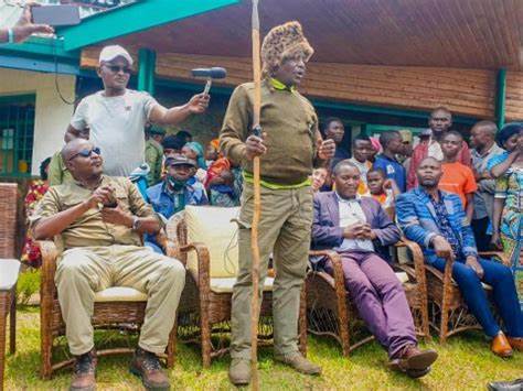 Conservation : Au Parc national de kahuzi-Biega, les pygmées intronisent Dedieu Bya’Ombe comme Chef coutumier