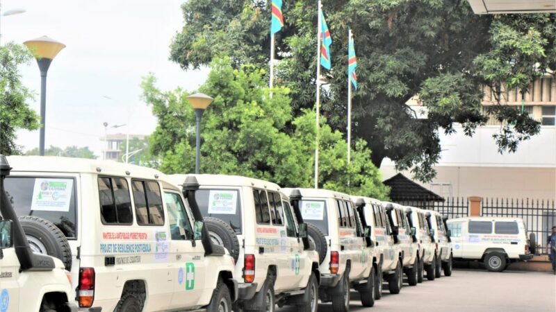 Santé: Trois hôpitaux de Kinshasa bénéficient des ambulances, don du gouvernement central