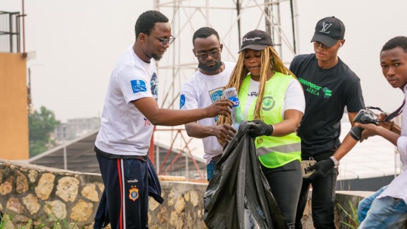 Jeux de la Francophonie : Les volontaires de Greenpeace Afrique disent stop aux déchets plastiques