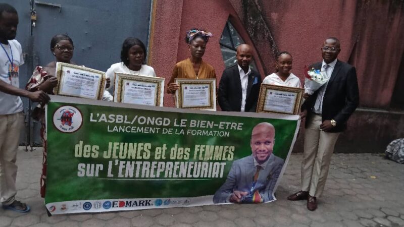 Kinshasa : Environews RDC reçoit un nouveau diplôme de mérite