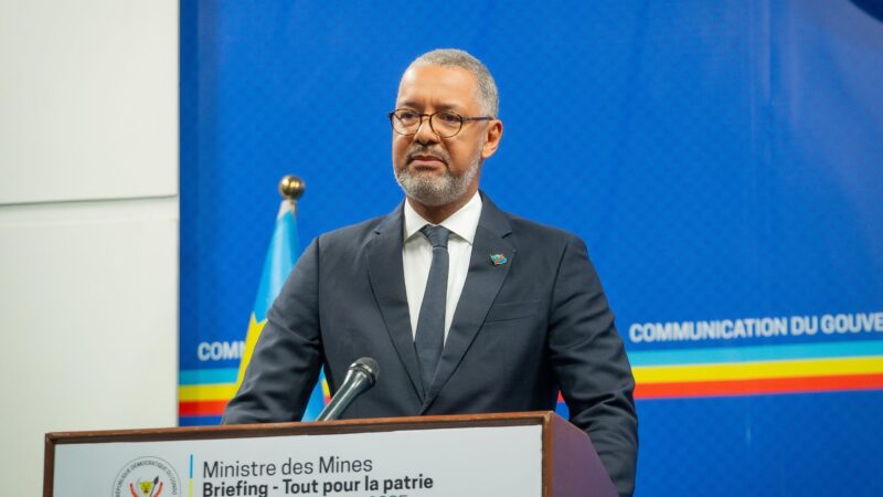 Mines : Le régime de Kagame extorque chaque jour, 64 millions USD aux congolais (Kizito Pakabomba)