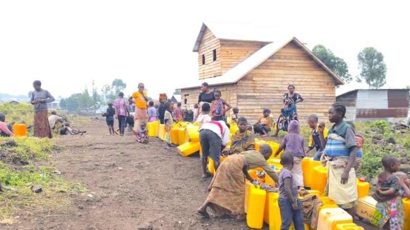 Nord-Kivu : Grâce à CHEM CHEM Congo l’eau coule, et la vie reprend pour les déplacés de guerre