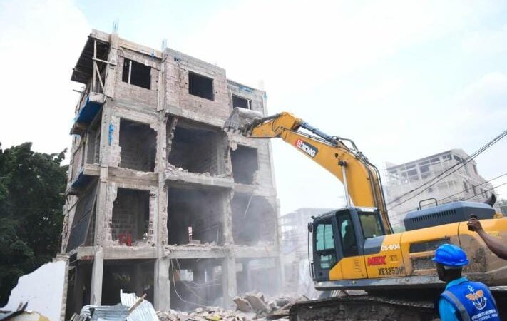 Assainissement : L’hôtel de ville de Kinshasa lance une nouvelle alerte à démolir des constructions anarchiques à Bandalungwa